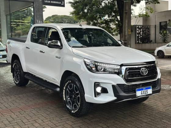 TOYOTA HILUX 2.8 SRV 4X4 CD 16V DIESEL 4P AUTOMÁTICO TOYOTA HILUX 2.8 SRV 4X4 CD 16V DIESEL 4P AUTOMÁTICO